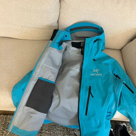 Arc'teryx Alpha SV 7 Hardshell Jacket - Picture 7 of 7